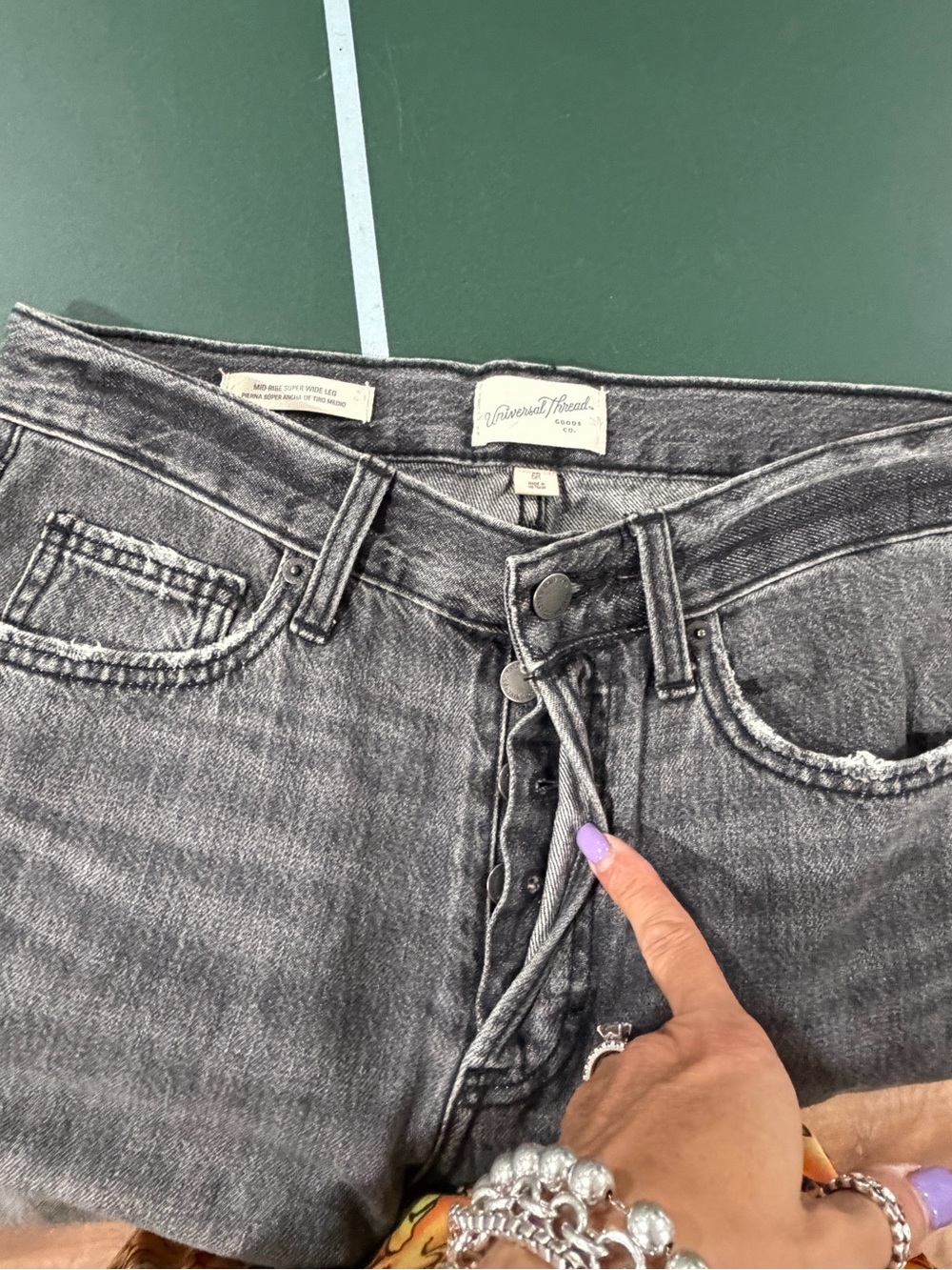 Universal Thread Wide-Leg Jeans in Faded Gray - Picture 2 of 3